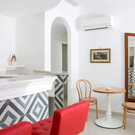 Romano, Oda ve Kahvaltı