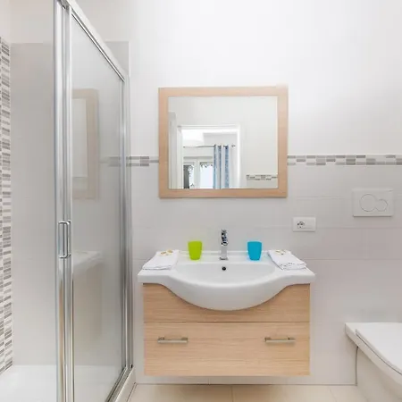 Romano, 4* 아나카프리